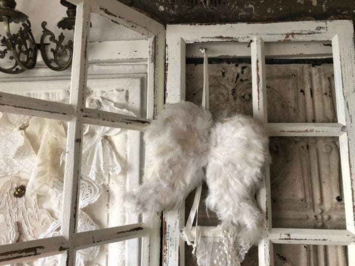 シャビーシック 窓　格子窓　ホワイトペイント