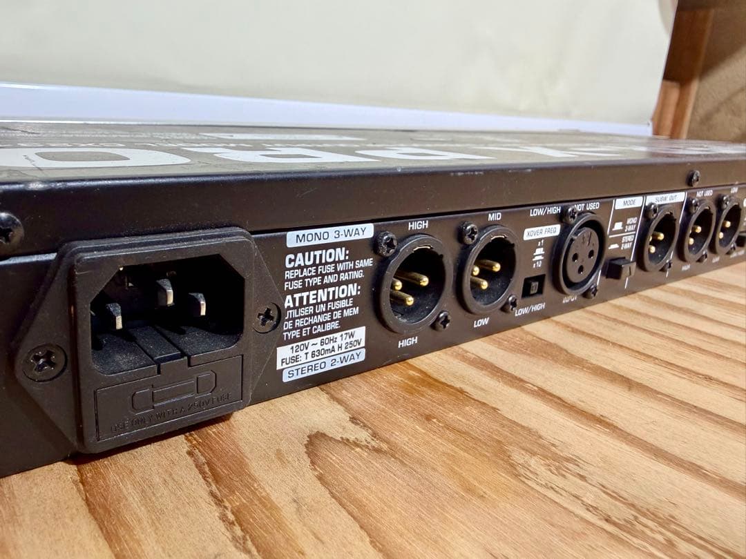 BEHRINGER CX2310 2/3WAYクロスオーバー 動作品　箱付き