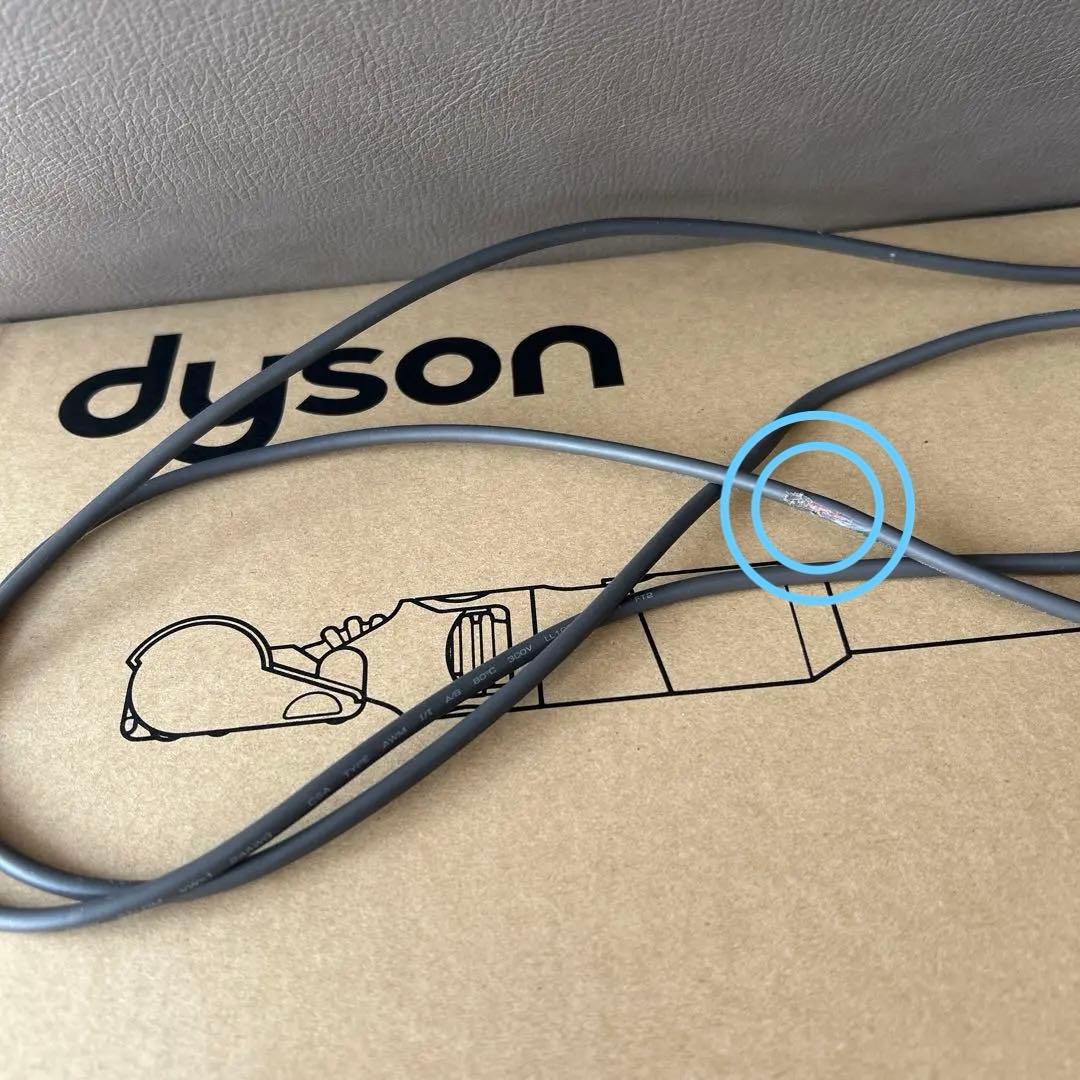 【美品】Dyson v8Fluffy ★説明書付き