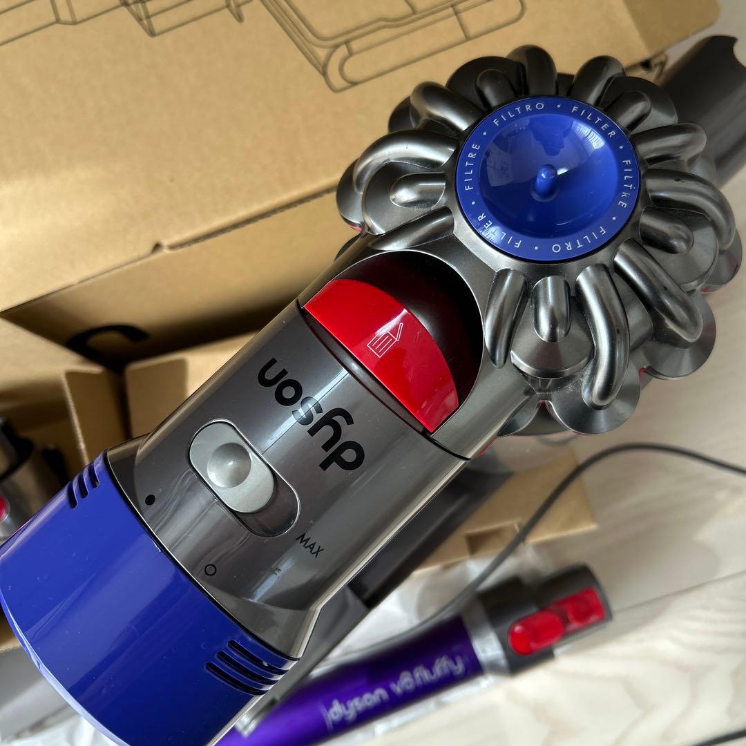 【美品】Dyson v8Fluffy ★説明書付き