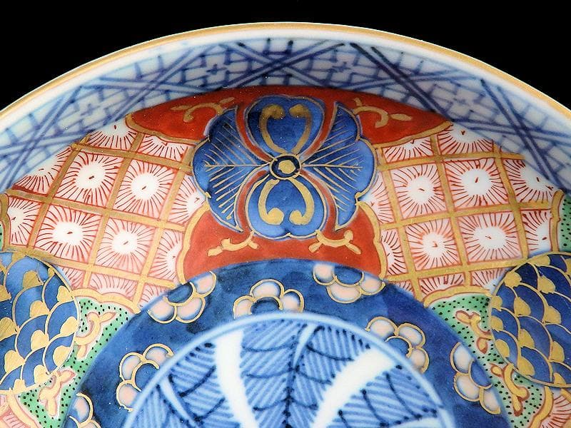 大聖寺伊万里　金襴手　菊花四方襷紋に丸紋の図　４寸皿　２枚　D377AS-CHz