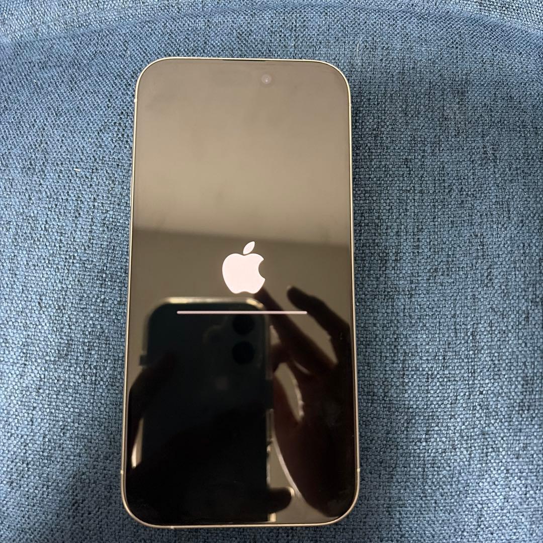 K*様 iPhone15pro 容量256 ホワイトチタニウム