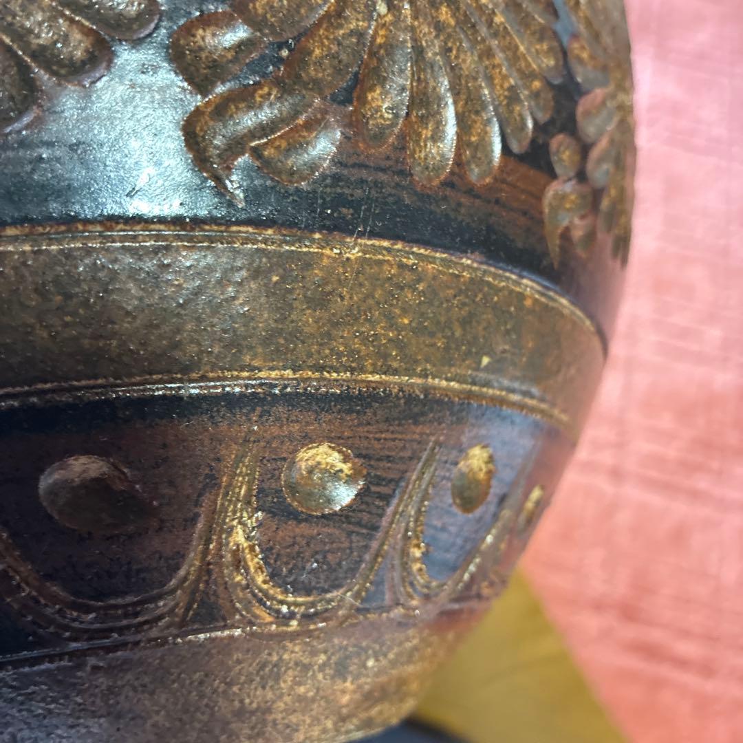 花彫刻の陶器の壺 約30cm