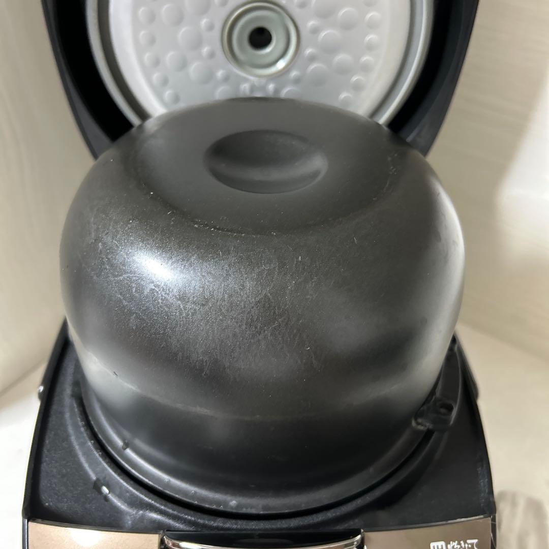 美品　タイガー　型番JKTB103炊飯器　2020年製