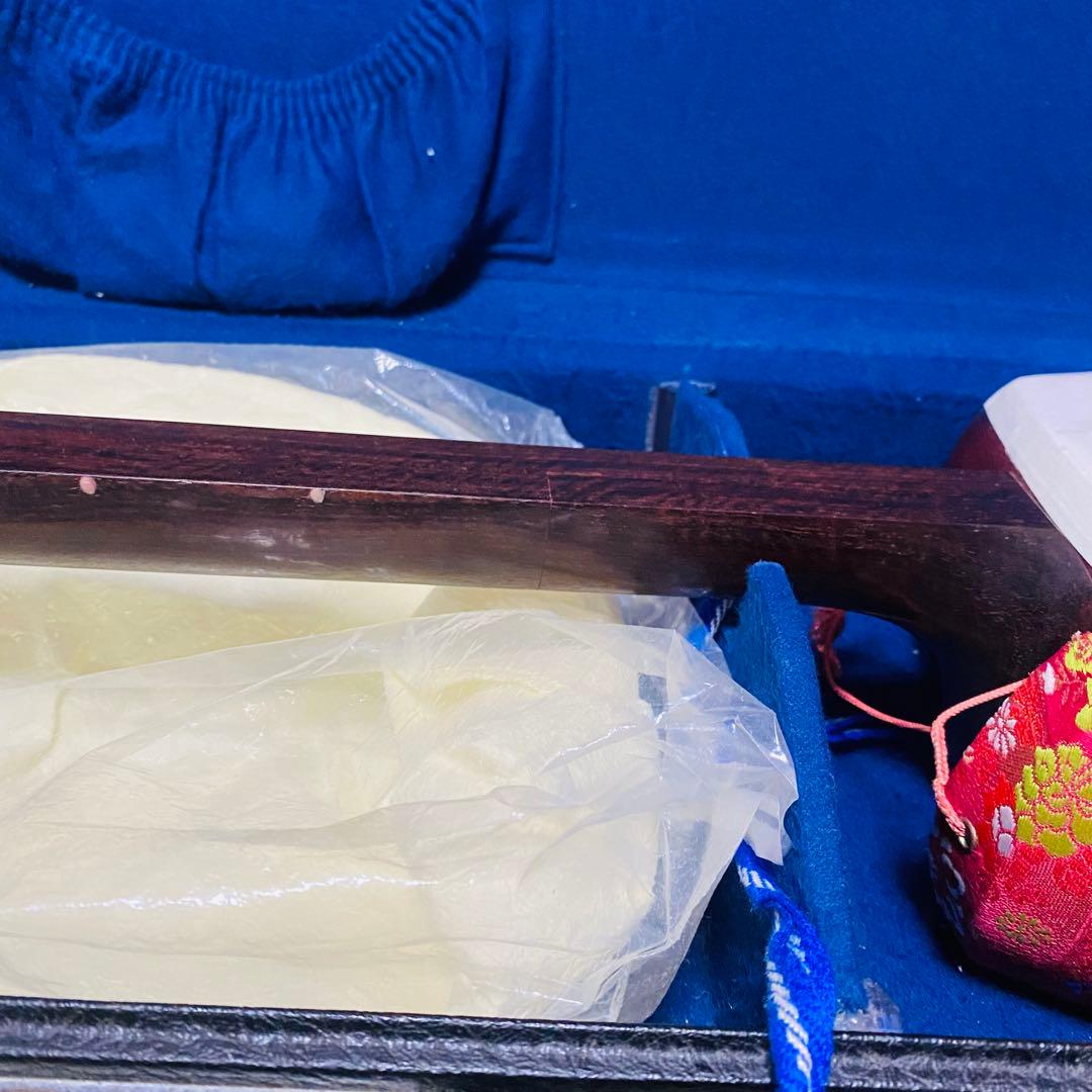 【付属品多数】三味線 棹幅2.8cm 民謡 五厘大 経木 綾杉胴 ケース付