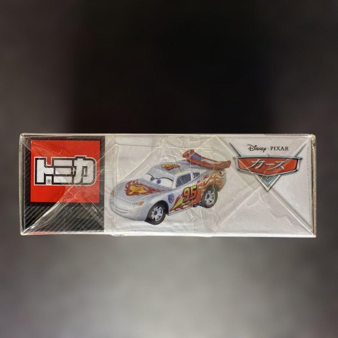 トミカ カーズ ライトニング・マックイーン シルバーレーサータイプ