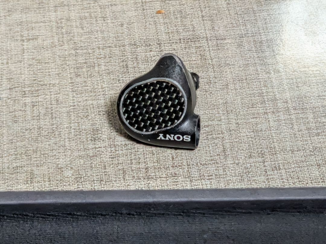 ​【訳あり】SONY IER-M9 (2018年中国販売品) 状態注意