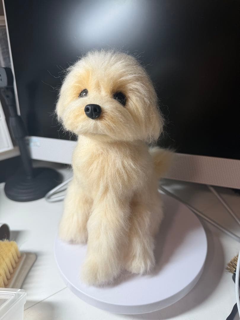 羊毛フェルト　マルプー　ポメプー 約20センチ