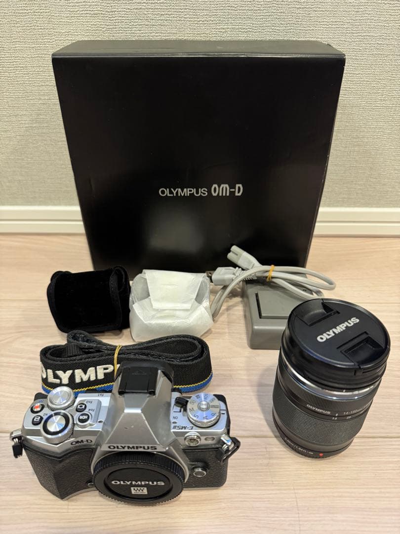 OLYMPUS OM-D E-M5 II ミラーレス一眼レフカメラ