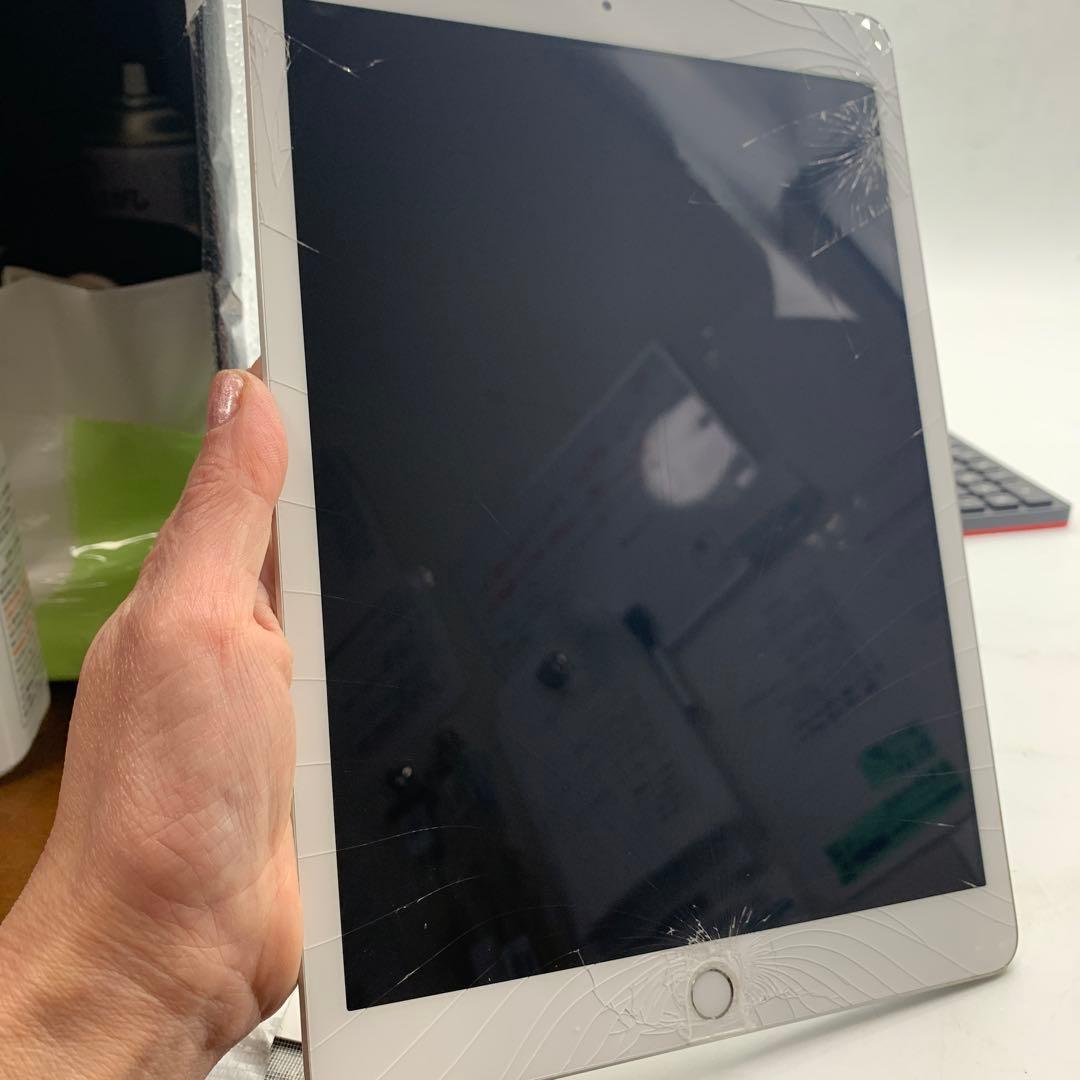 iPad 第8世代 32GB Wi-Fiモデル シルバー MYLA2ZP/A