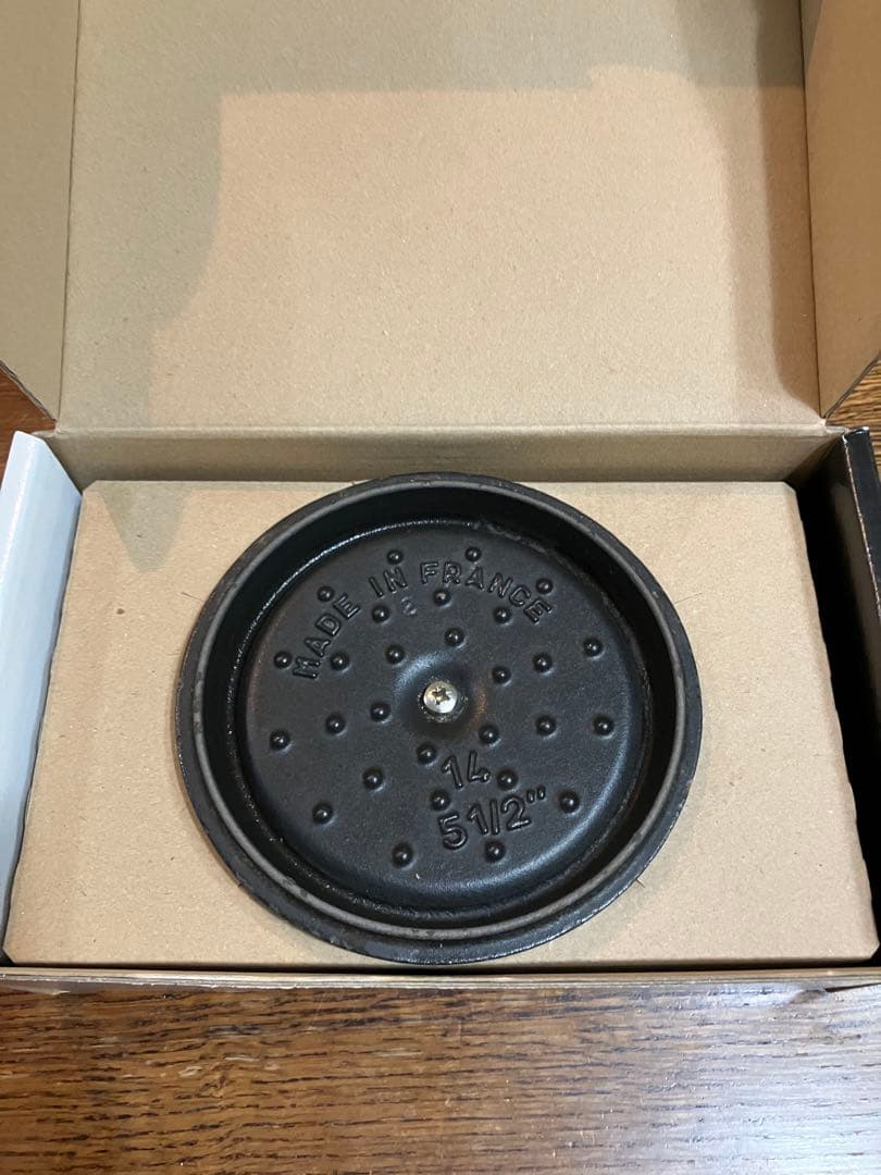 STAUB ラ・ココット ラウンド14cm 専用箱付