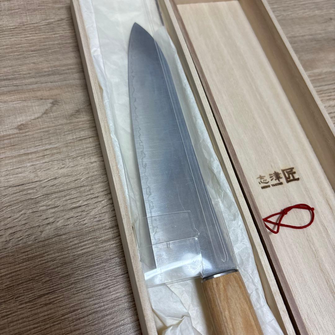 三徳包丁　ゆり【定価9350円】　女性の手にフィットする使い心地の良い包丁