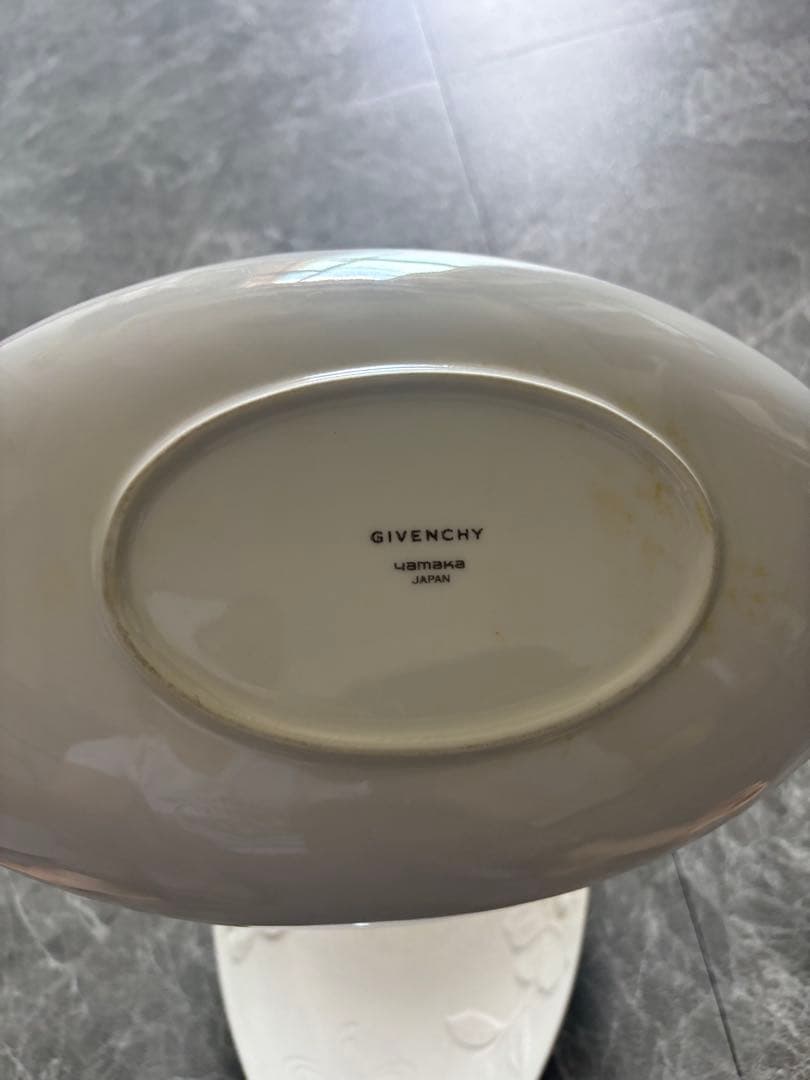 ブランド食器セット（白・黒・楕円形）