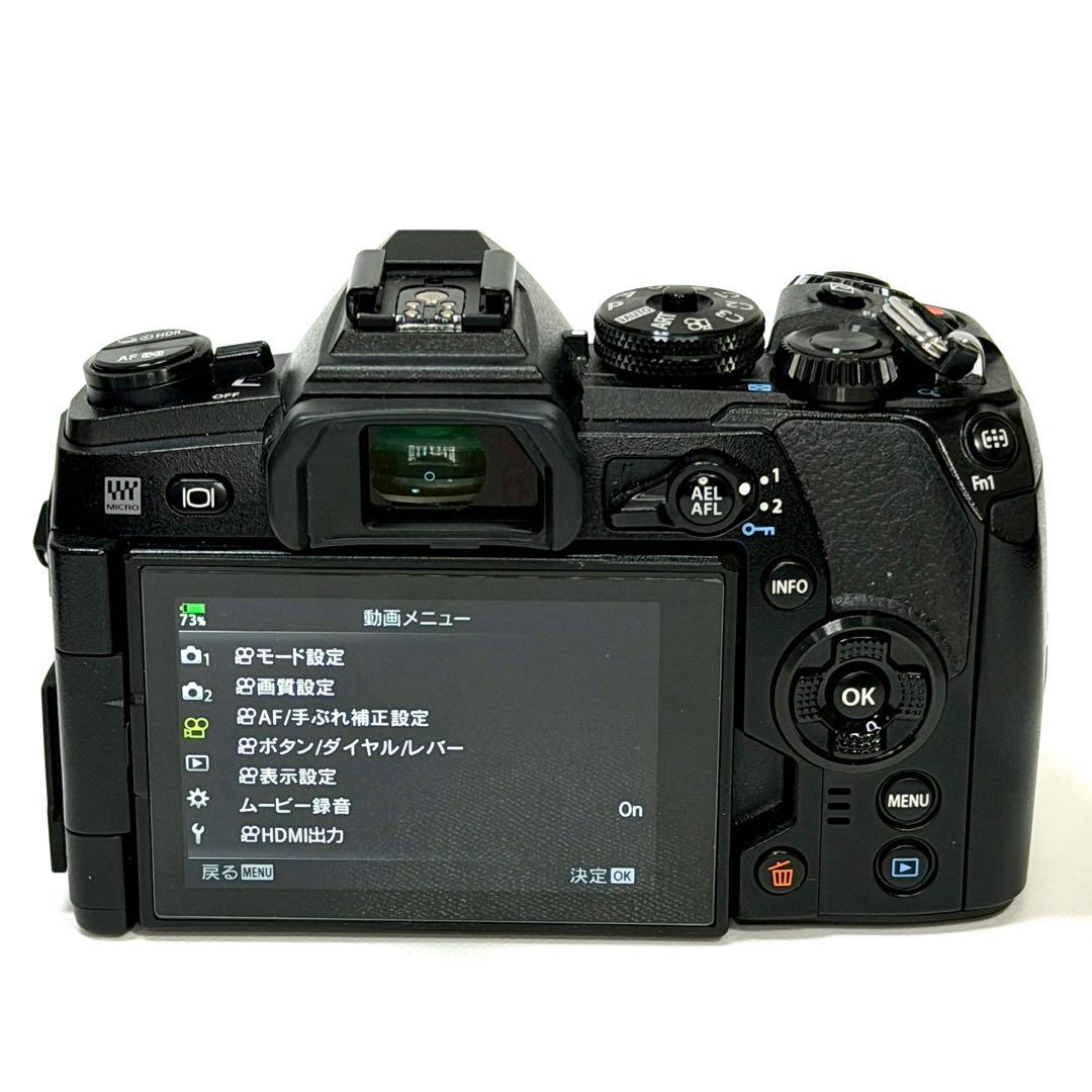 オリンパスOM-D E-M1 Mark II ホルダー、外部電源供給ケーブル付