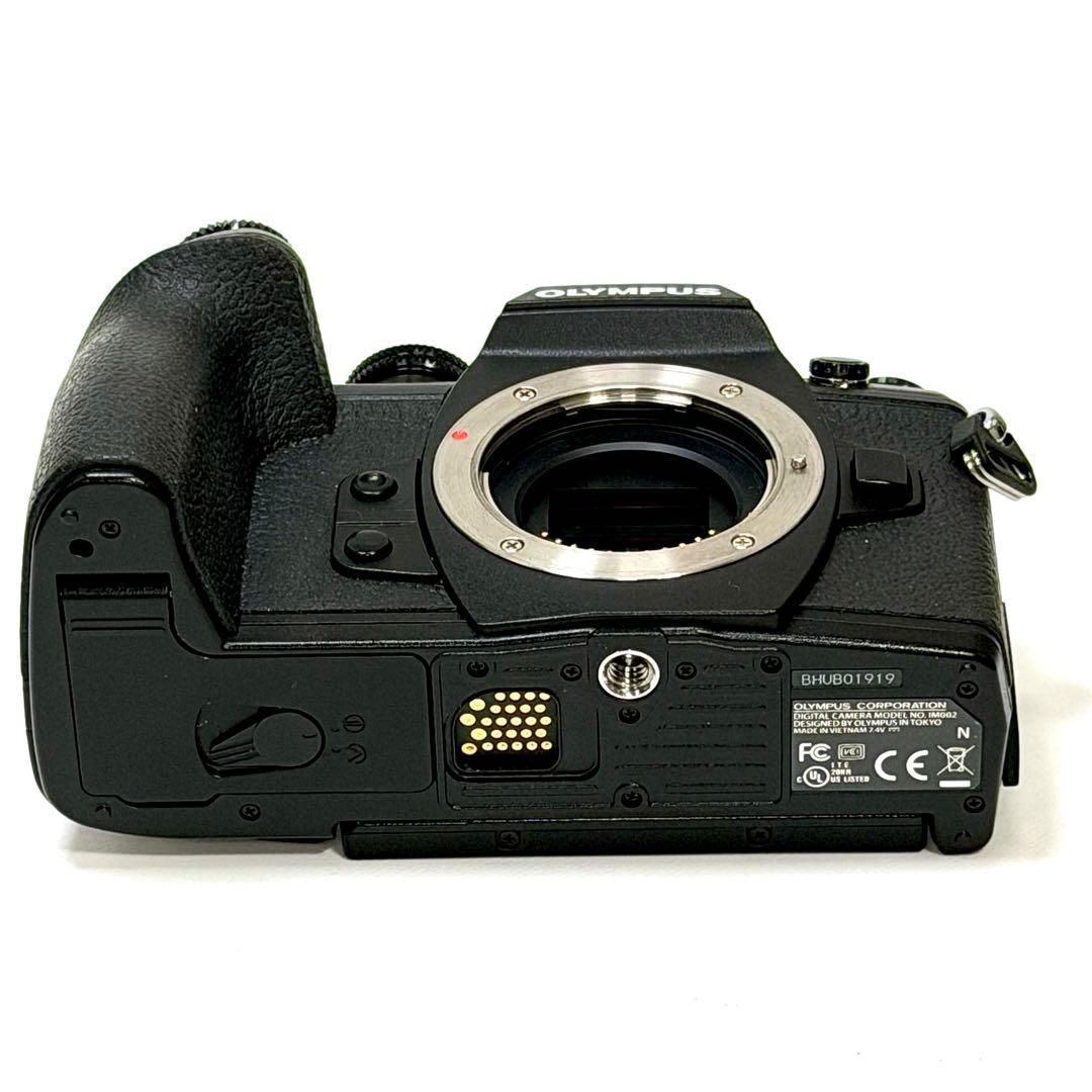 オリンパスOM-D E-M1 Mark II ホルダー、外部電源供給ケーブル付