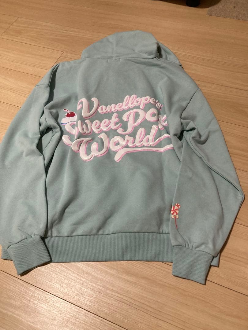 ディズニー ヴァネロペのスウィーツ・ポップ・ワールド パーカー2026