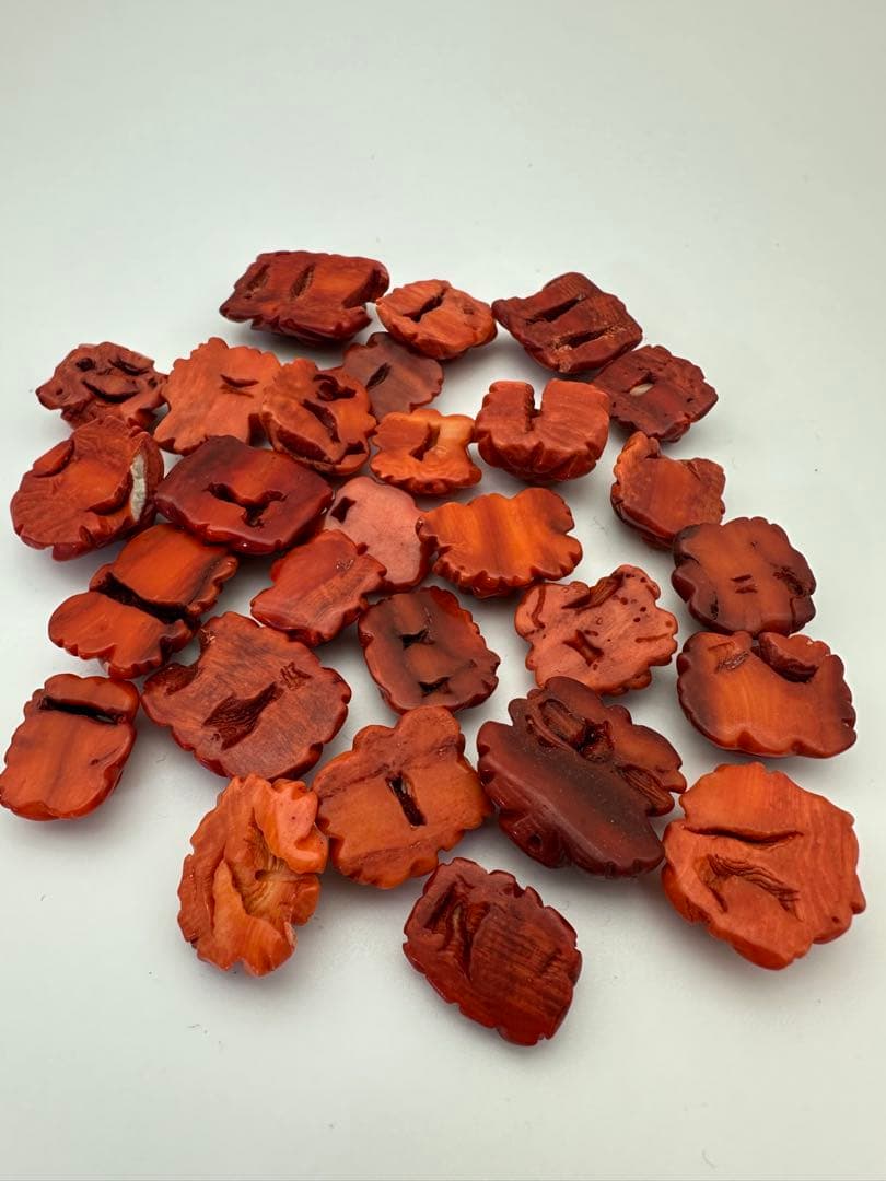 ☆天然☆ 山珊瑚 赤珊瑚　薔薇 お守り　古物　時代物 113g（純天然、無染色）