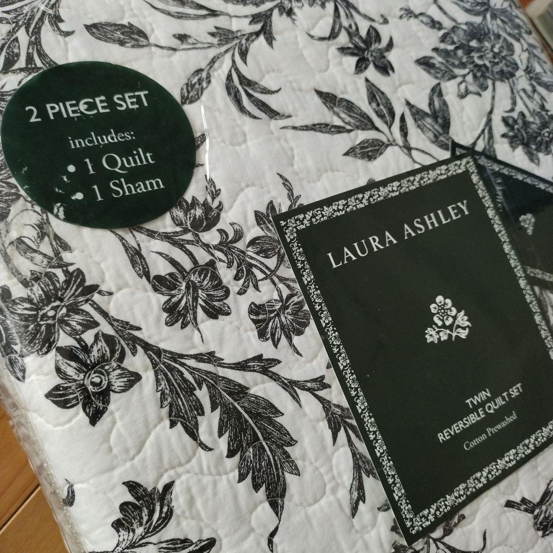 LAURA ASHLEY ツインリバーシブルキルトセット 新品です！