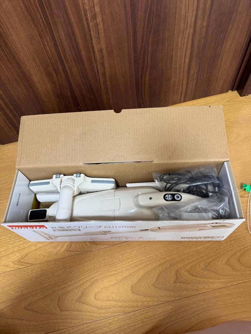 格安ほぼ未使用‼️マキタ　掃除機　CL115FDWI