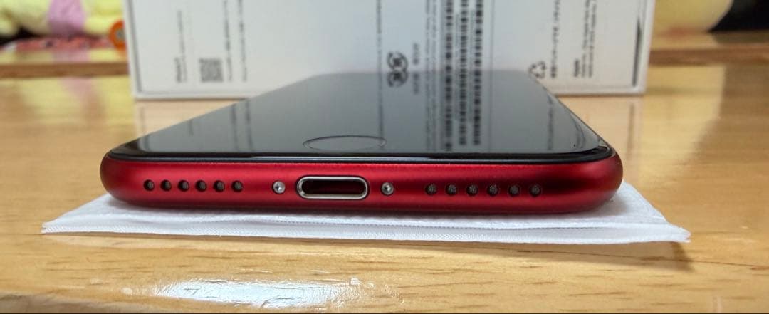 【美品】Apple iPhone SE (第2世代) 　SIM フリー レッド