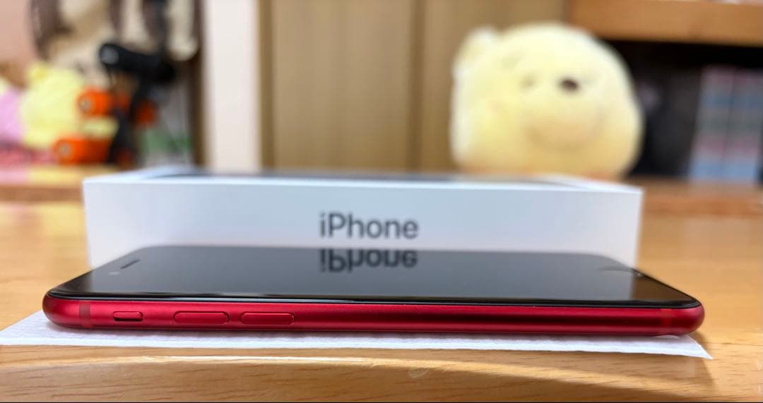 【美品】Apple iPhone SE (第2世代) 　SIM フリー レッド