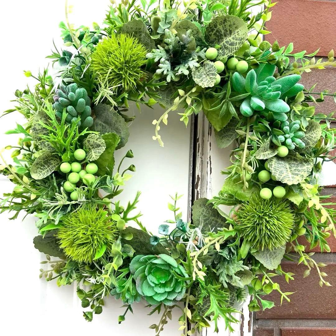 みぃです。ぷっくり多肉植物とたっぷりグリーンリース35cm&36~38cm