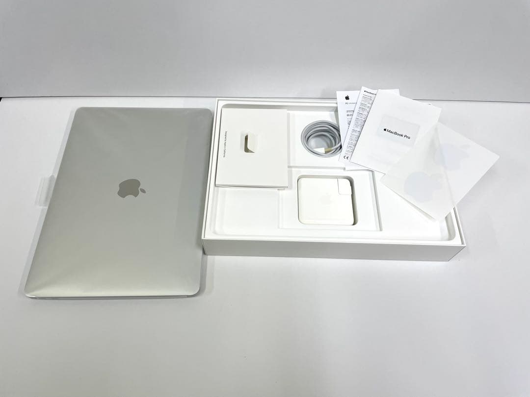 美品 MacBook Pro 13 2017 A1708 充放電34回