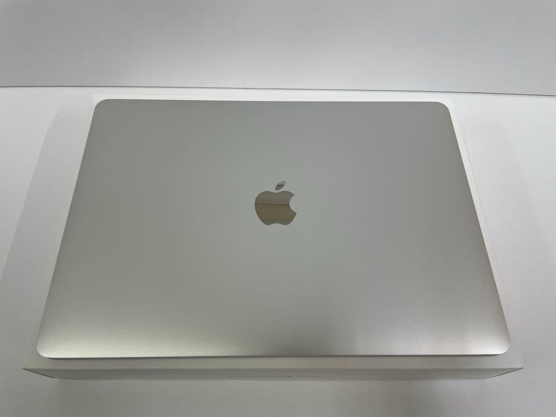 美品 MacBook Pro 13 2017 A1708 充放電34回