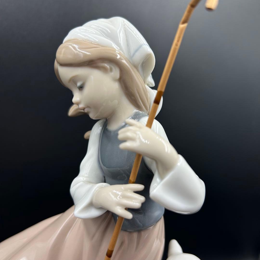 リヤドロ　カントリーライフ　6964 少女 羊　廃盤