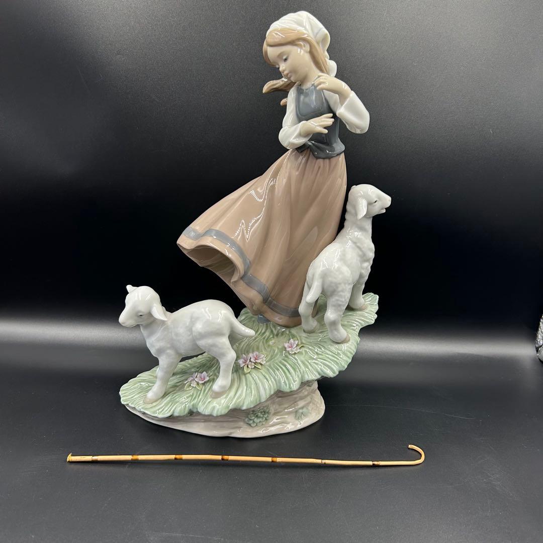 リヤドロ　カントリーライフ　6964 少女 羊　廃盤