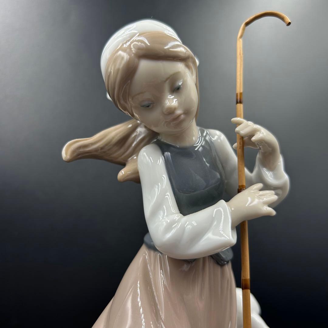 リヤドロ　カントリーライフ　6964 少女 羊　廃盤