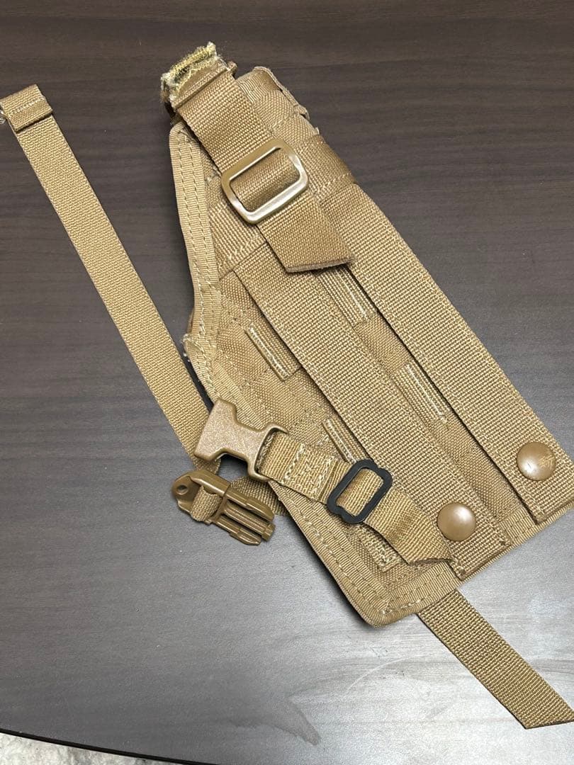 米軍放出品EAGLE ホルスター ベレッタ用AH-92F ABN-MS-FCOY