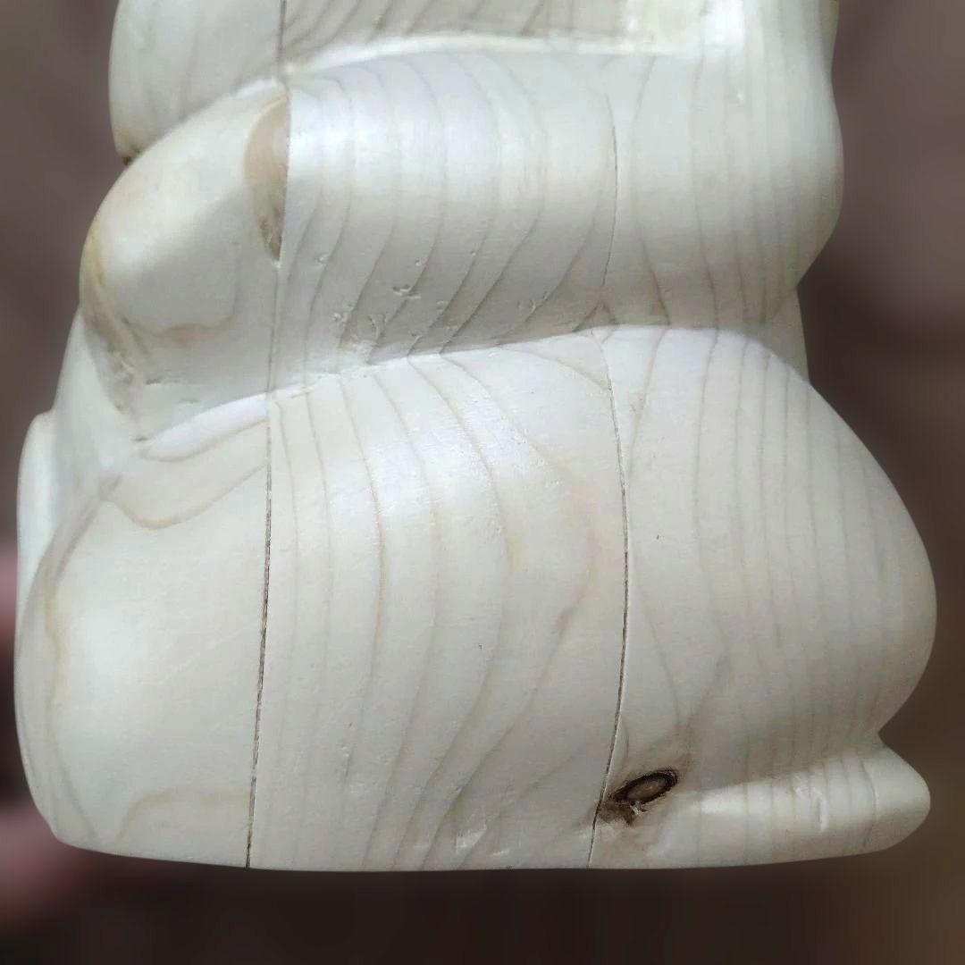 招き猫　手彫り　 約23cm