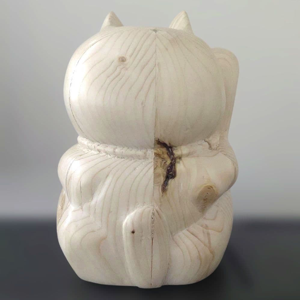 招き猫　手彫り　 約23cm