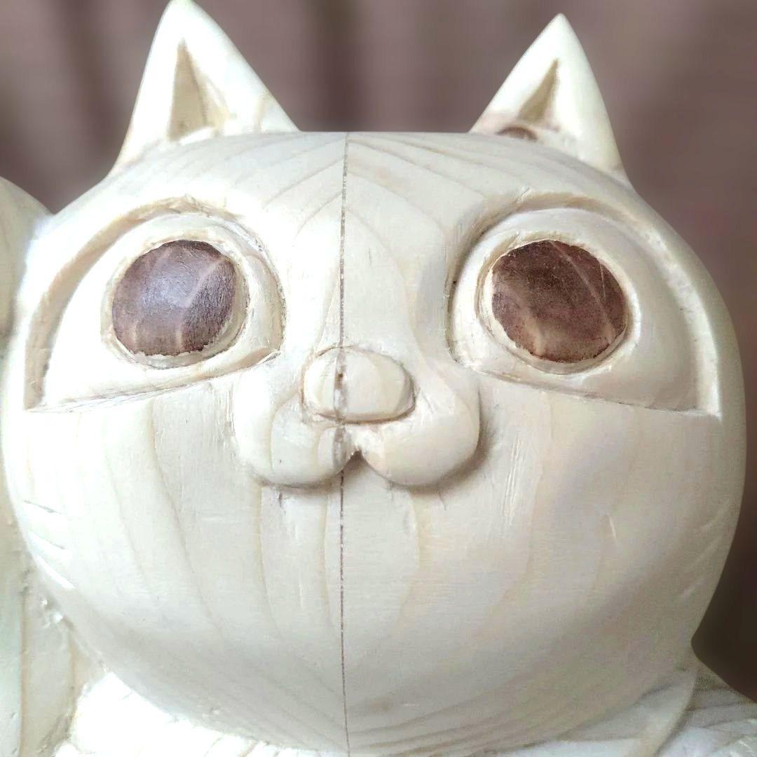 招き猫　手彫り　 約23cm