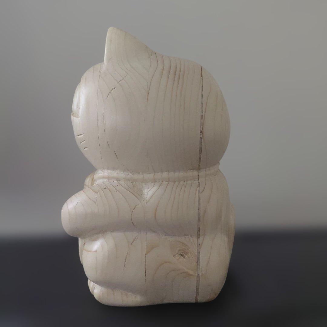 招き猫　手彫り　 約23cm