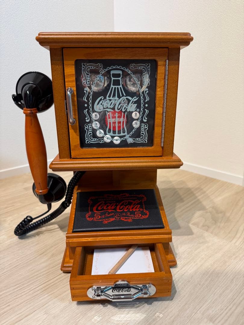 【希少】コカ・コーラ 公式 木製 レトロ調 壁掛け電話※実際につかえます。