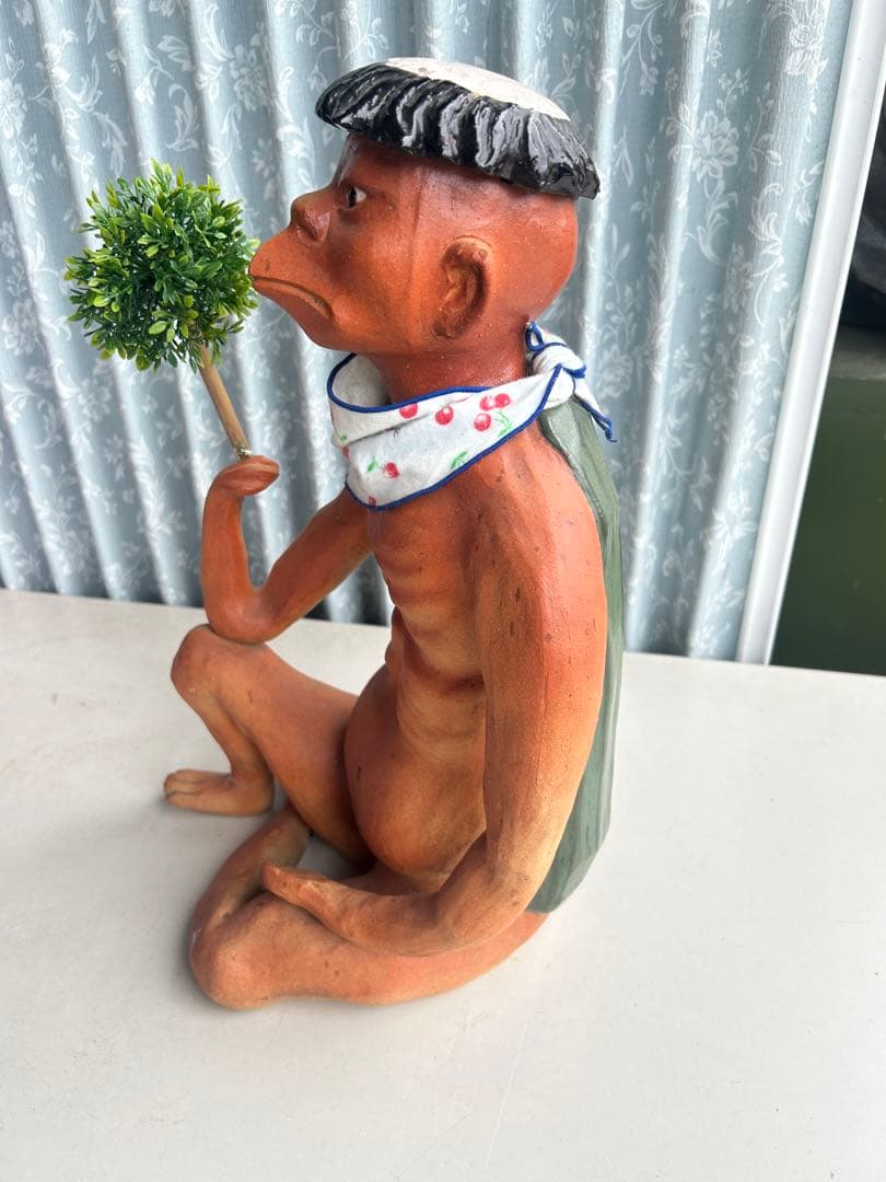 河童陶器製の膝をついた人形