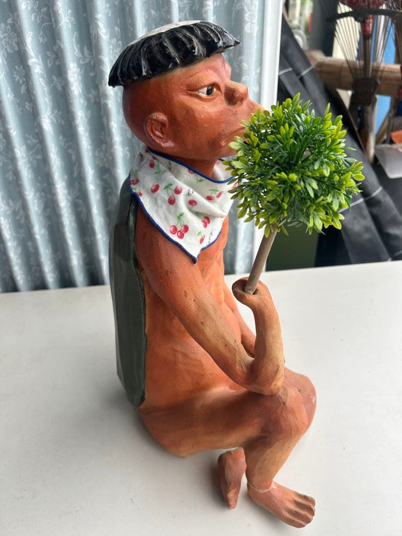 河童陶器製の膝をついた人形