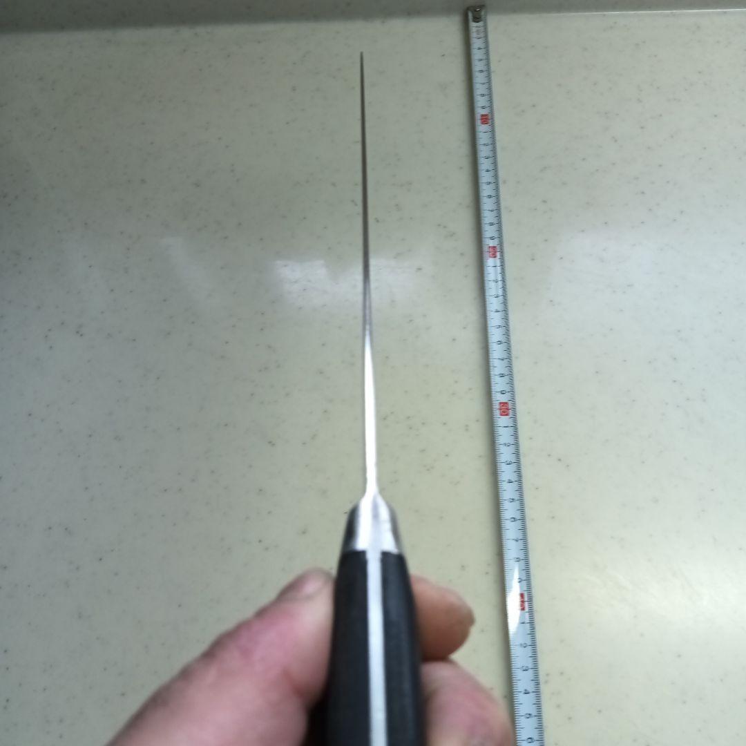 刃渡り約28cmの牛刀