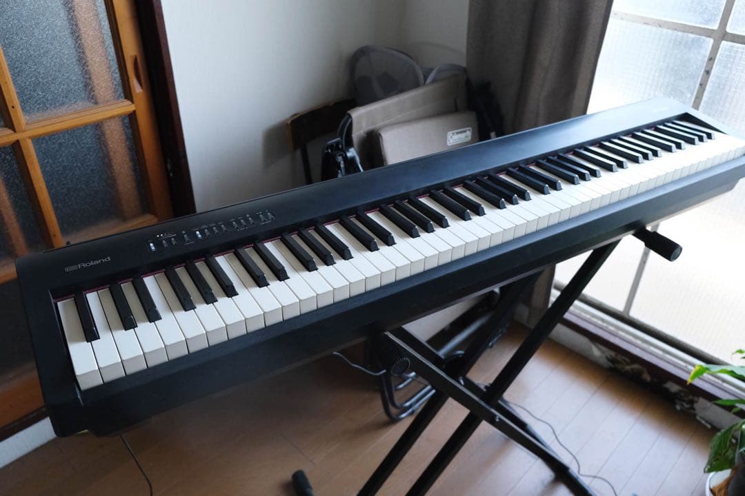 [送料込み]Roland FP-30ローランド電子ピアノ　スタンド付き