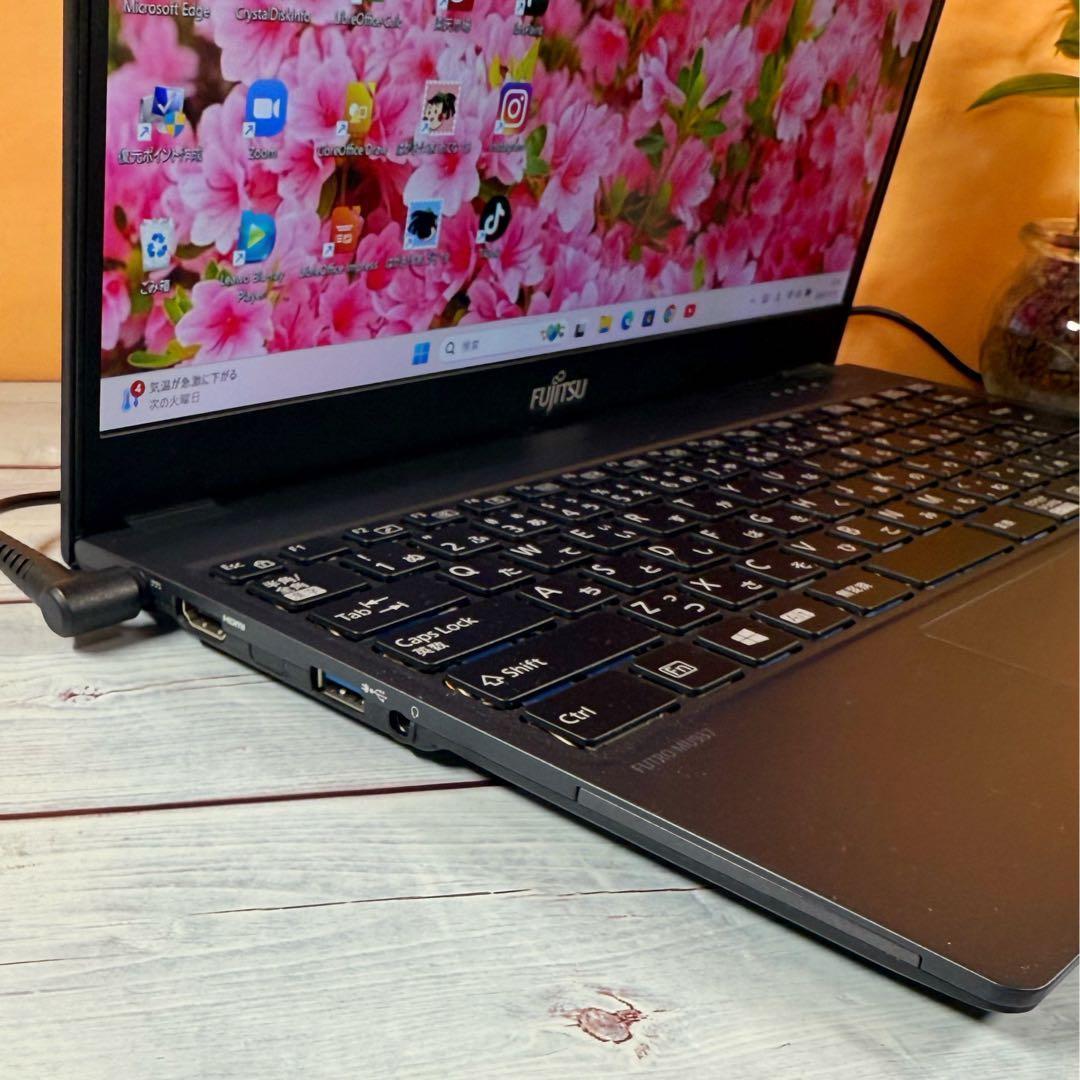 売れてます❣️薄型軽量ノートPC❣️メモリ8GB☘️SSD☘️Windows11