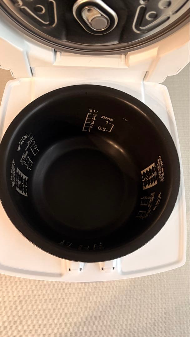 2022年製 炊飯器5.5合炊き NJ-VED10-W 三菱電機