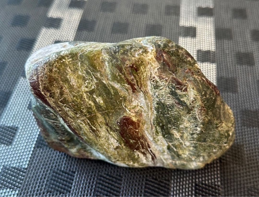 カッコいい石　パワーストーン　石　ガーデニング　12 × 9 cm