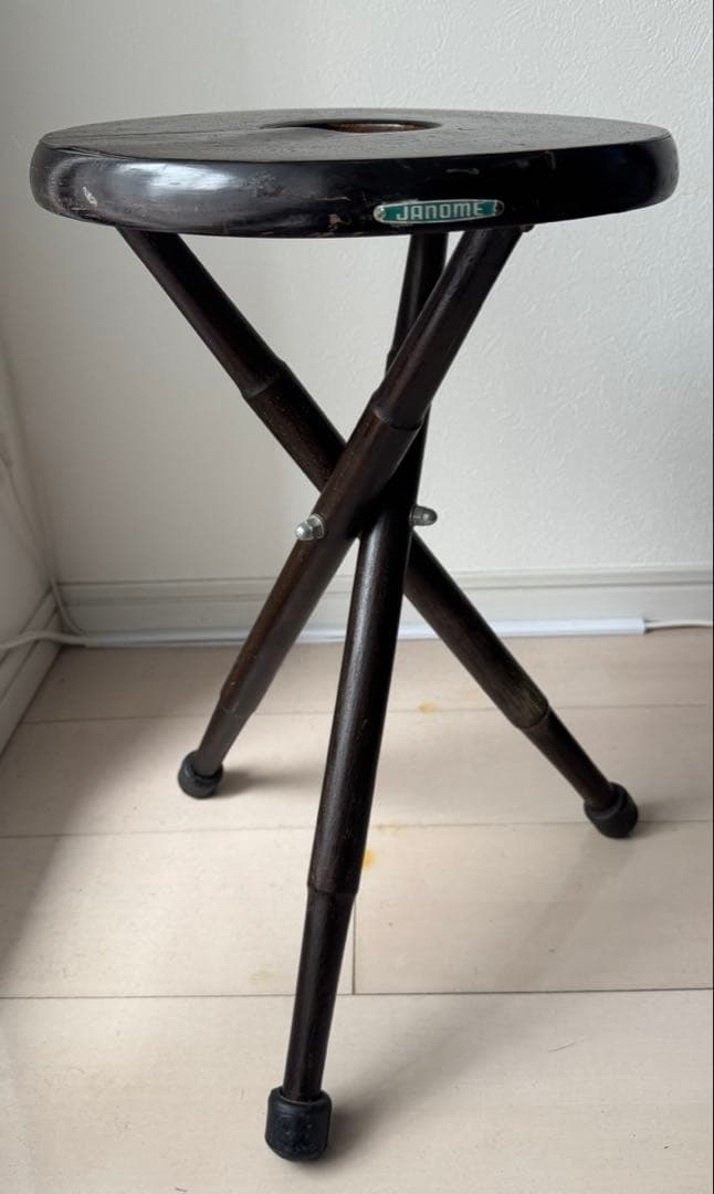 アンティーク家具　3本脚のスツール　ジャノメミシン工業社製