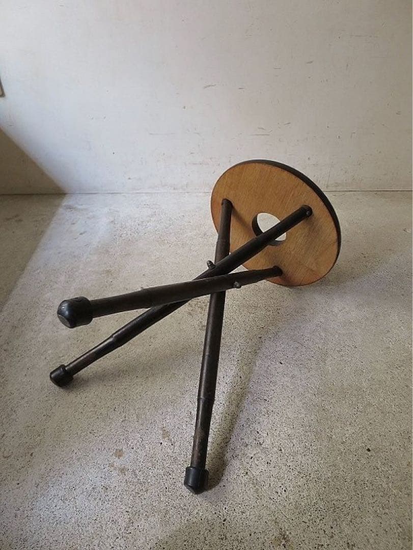 アンティーク家具　3本脚のスツール　ジャノメミシン工業社製