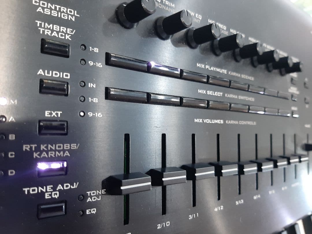 KORG KRONOS X 73鍵盤　中古ジャンク品