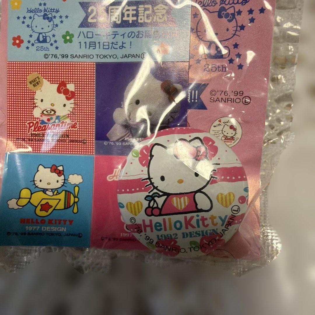 キティ25周年缶バッチ　当時の景品✨✨