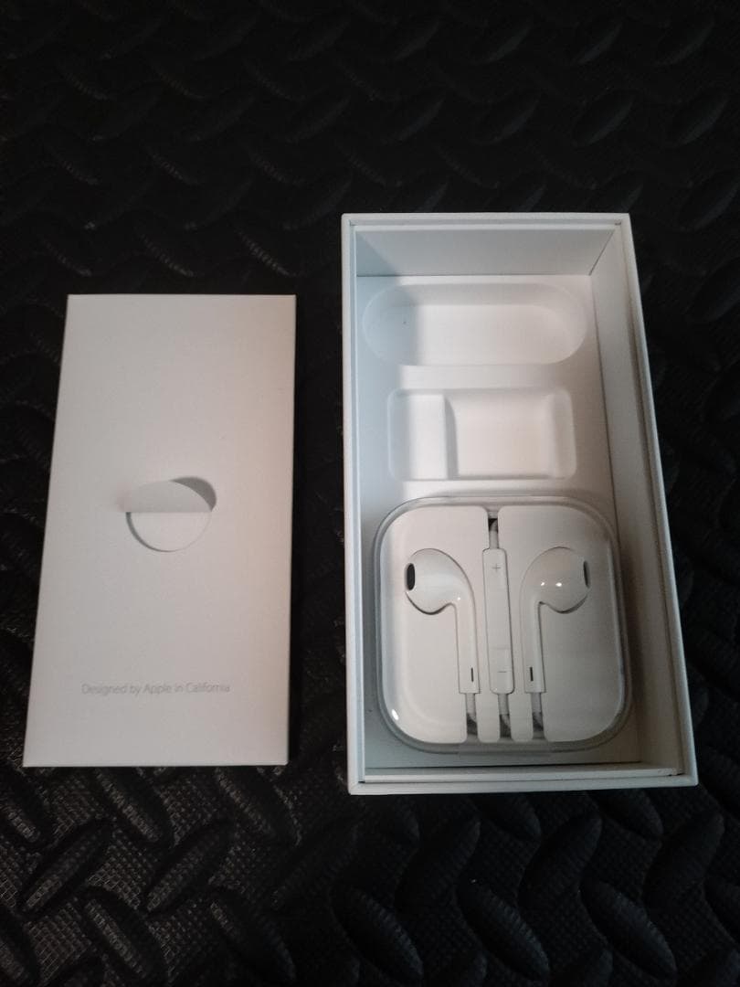 り*こ様 iPhone SE ゴールド 64GB SIMフリー