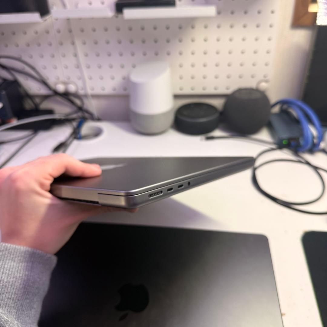 MacBookPro 512GB M3チップ　14インチ　極美品